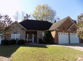 1356 Village Green Dr, Hixson, TN 37343