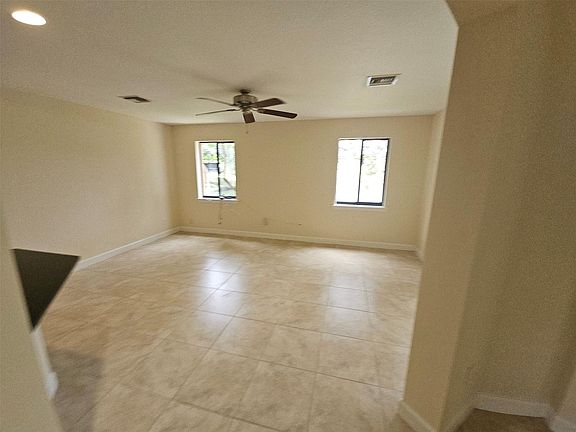2nd image of 6185 Laurel Ln