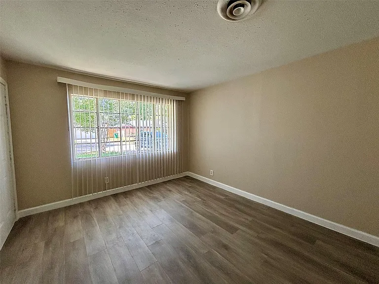 4110 Knotty Oaks Trl — Photo 2
