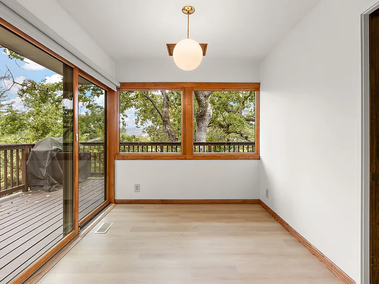 Breakfast nook with wrap around deck