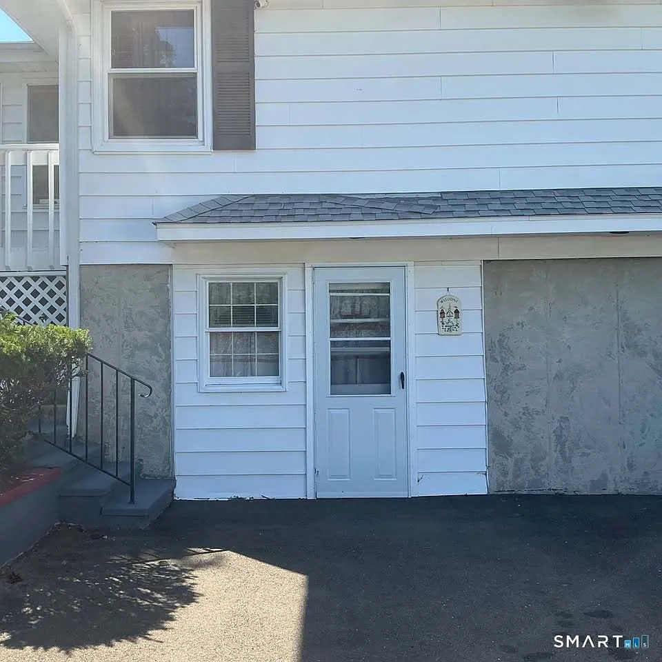 2 bed, 1.0 bath, 1886 sqft, $2,175 — Photo 1