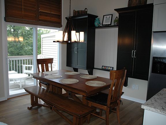 Dining & Deck