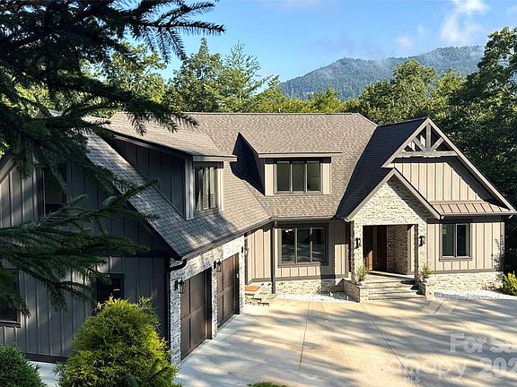 5th image of 8 Lakeview Dr