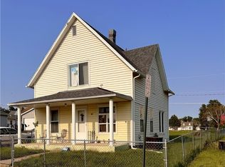 110 SE 12th St, Marshalltown, IA 50158
