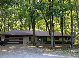 1605 Lakeview Rd, West Bend, WI 53090