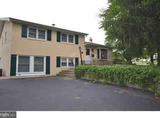 441 Hopwood Dr, Warminster, PA 18974