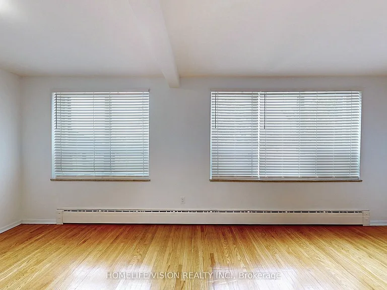 9901 Yonge St #4 — Photo 10