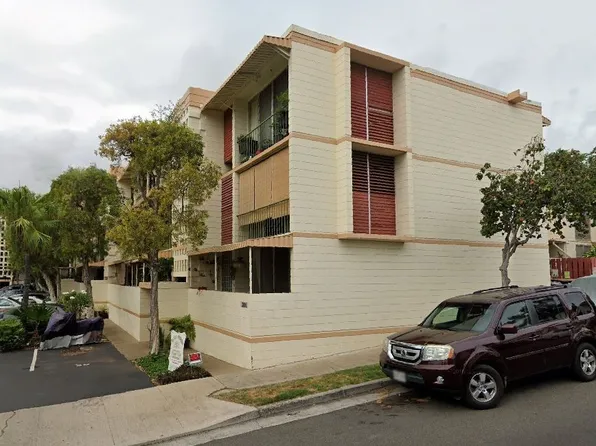 3006 Pualei Cir APT 310, Honolulu, HI 96815