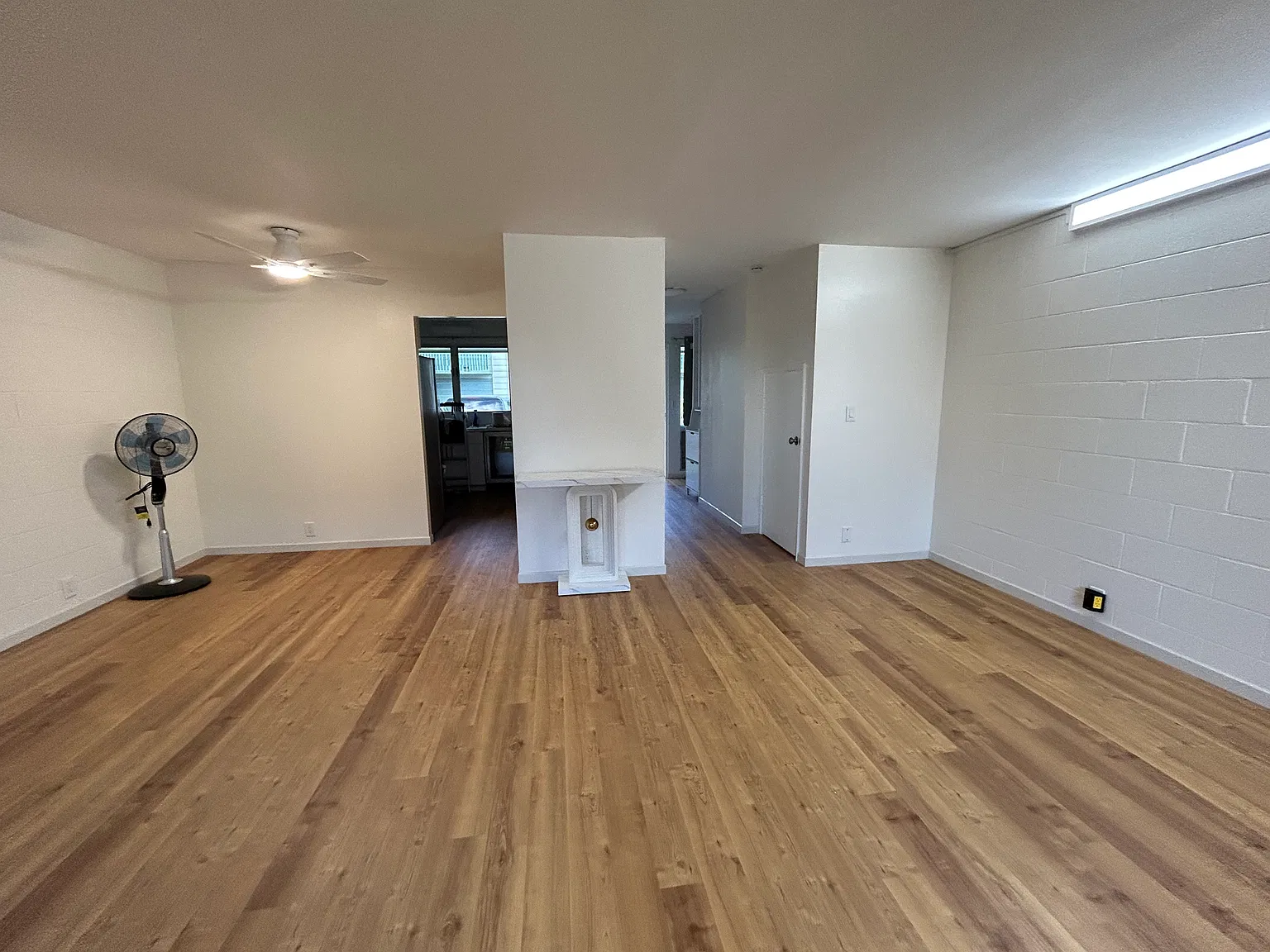 3 bed, 2.5 bath, 1294 sqft, $3,800 — Photo 4