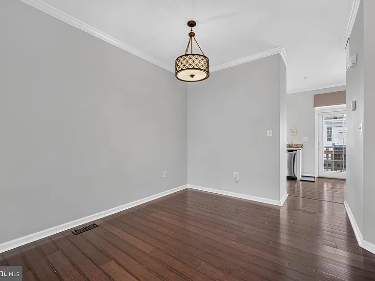 932 Harrison Cir — Photo 9