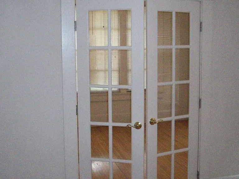 1861 Poplar Ave #5 — Photo 6