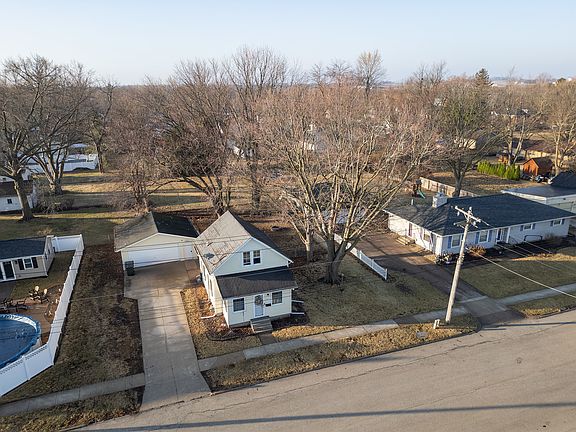 3rd image of 516 W Wells St