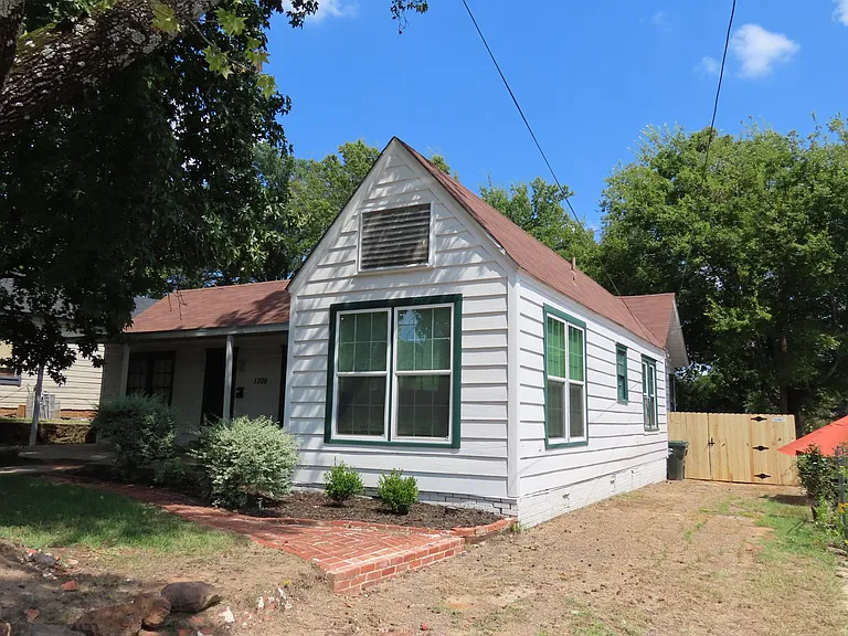 1306 S Glenwood Blvd — Photo 24