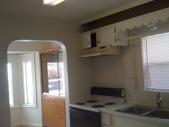 5th image of 280 E Helm Ave