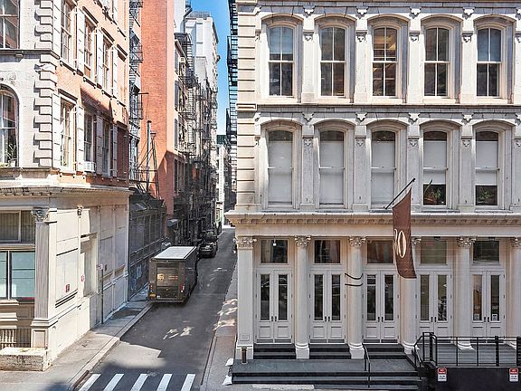 4th image of 79 White St APT 2W