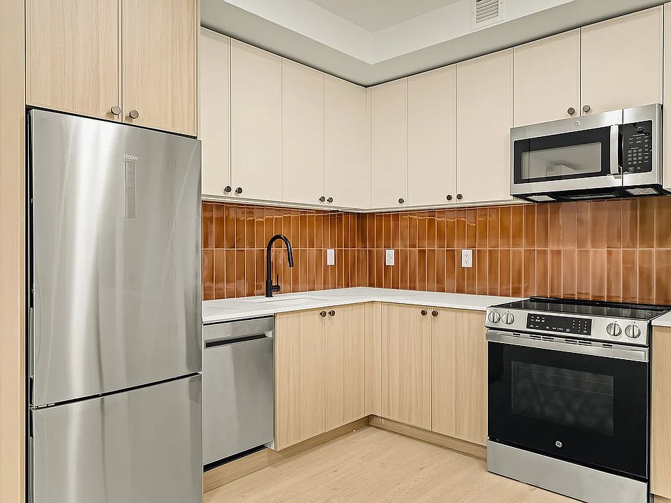 1st image of 733 Lincoln Pl #4507