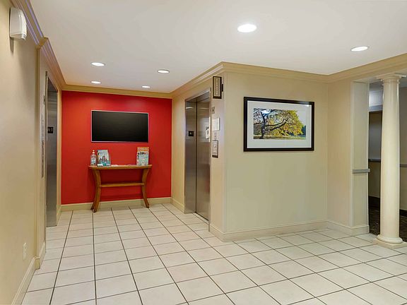 Lobby and Guest Check-in