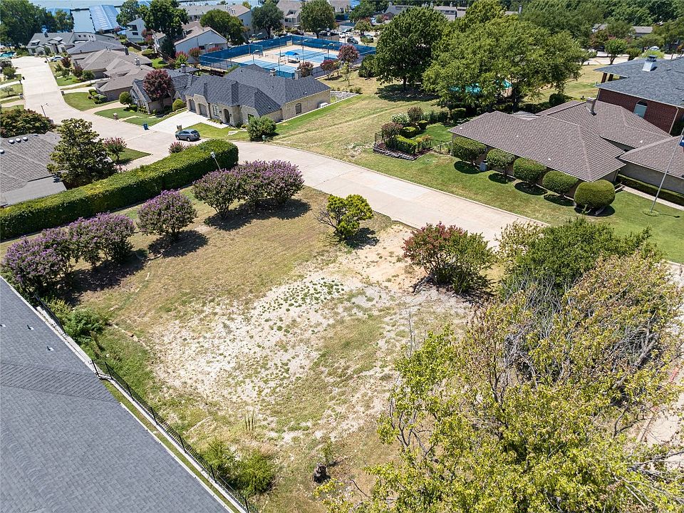 1st image of 333 Yacht Club Dr
