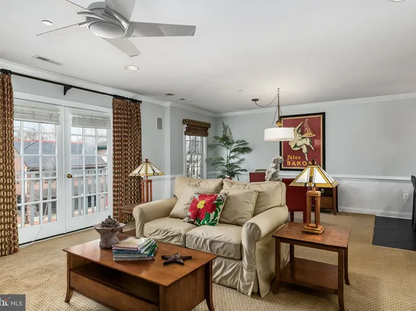 30 Kings Ct Unit 210, Haddonfield, NJ 08033