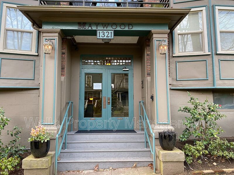 1st image of 1321 4th Ave W #7