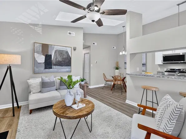 4158 Thalia Station Cir, Virginia Beach, VA 23452