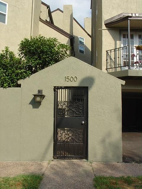 1st image of 1500 Woodlawn Blvd #304