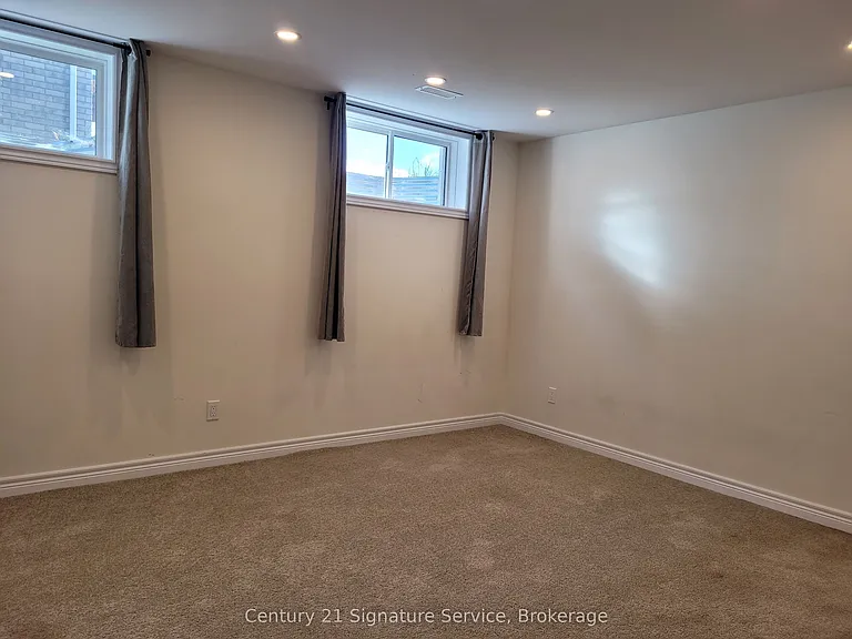 31 Maryann Ln #BASEMENT — Photo 9