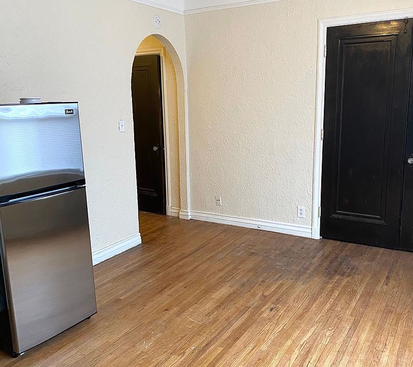2nd image of 120 Glynn Ct #0B-1Ba-350Sqft