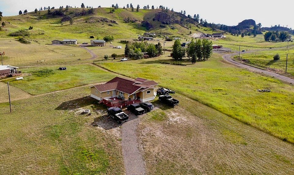1st image of 2 Meadowlark Sq