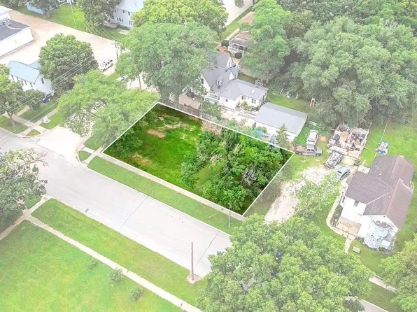 400 2nd St NW, Independence, IA 50644