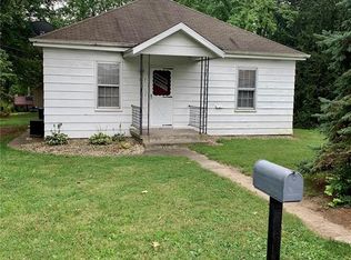 137 W Perry St, Maryville, IL