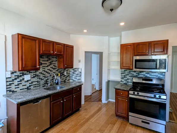 84 Bailey St Floor 1, Dorchester Center, MA 02124