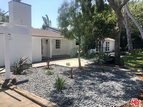3rd image of 6637 Zumirez Dr