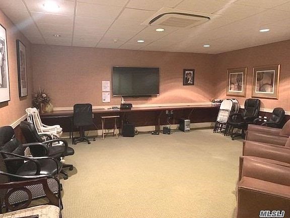 4th image of 50 Merrick Ave Unit 125