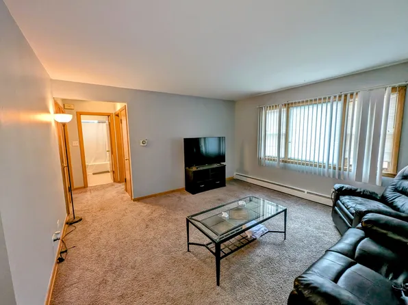 7228 38th Pl APT 2S, Lyons, IL 60534