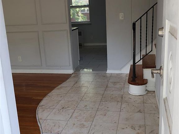 4th image of 1032 Glen Rd