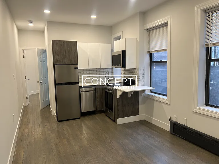 24 Phillips St #2CP — Photo 1