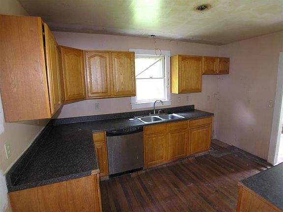 3rd image of 1440 College Ave