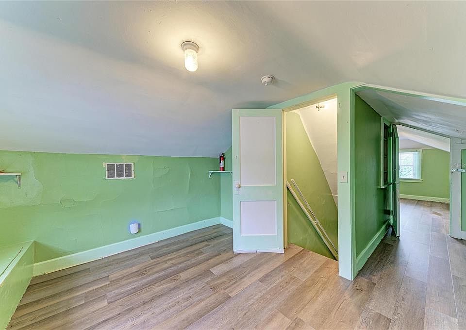 34th image of 1005 16TH AVENUE S