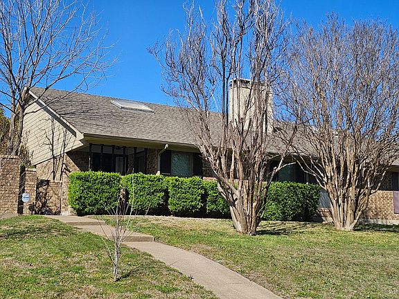 2nd image of 812 Saint Paul Ct