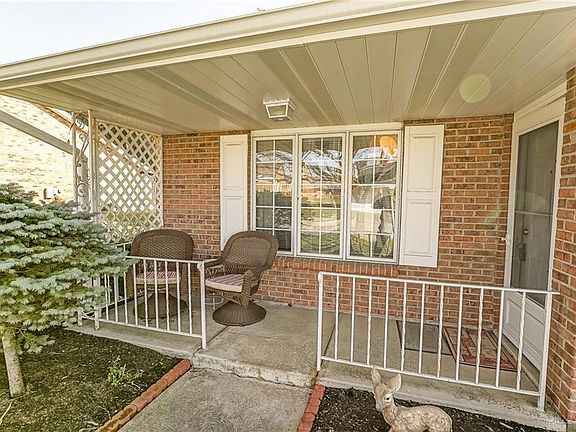 3rd image of 1802 Primrose Ln
