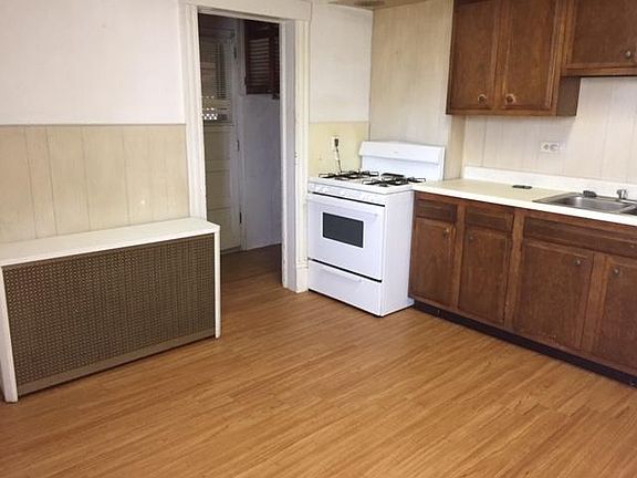 2nd image of 408-410 17th Ave