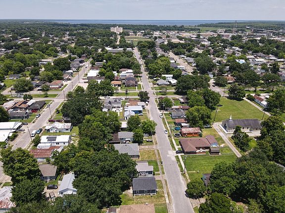 5th image of 305 Terrebonne St