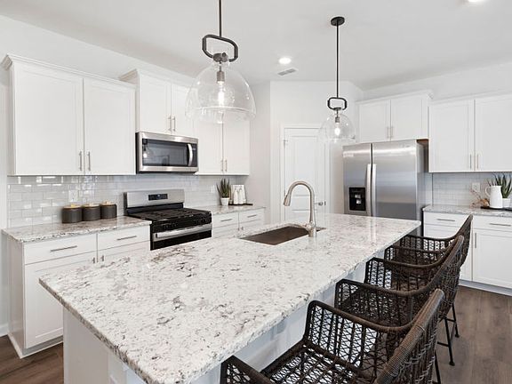 Kitchen with Large Island