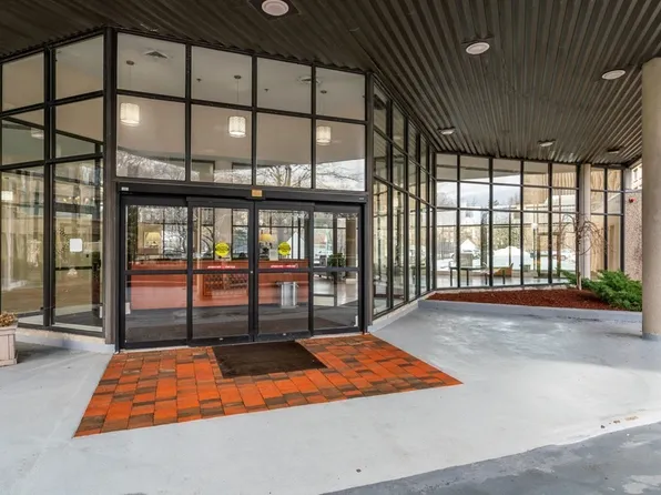 250 Hammond Pond Pkwy APT 1406N, Newton, MA 02467