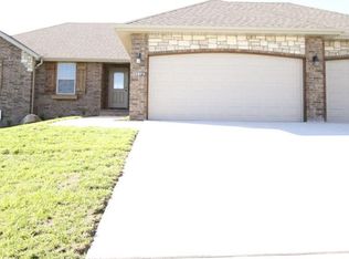 1273 S Erika Ave, Springfield, MO 65802