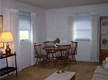2nd image of 1907 Sylvan Ave