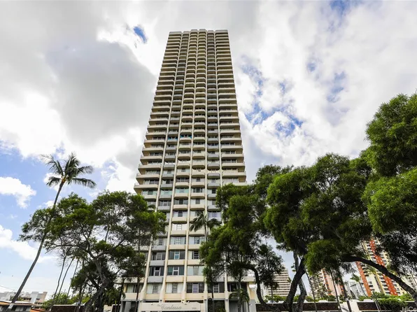 2825 S King St APT 2003, Honolulu, HI 96826