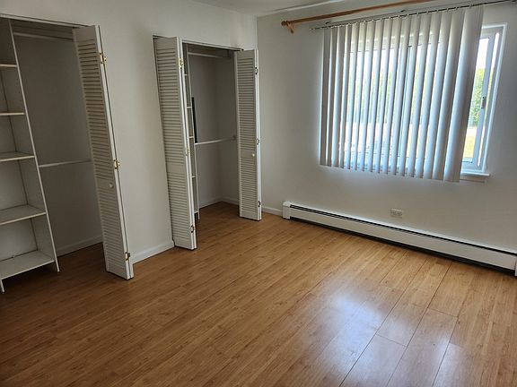 5th image of 16W470 Lake Dr