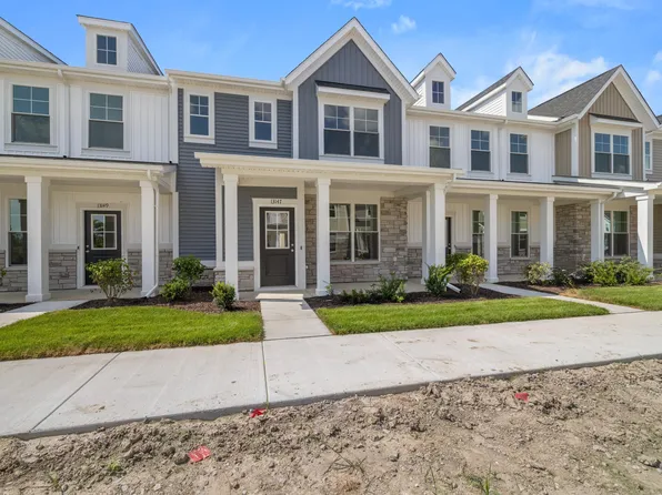 13147 Carolina St, Crown Point, IN 46307